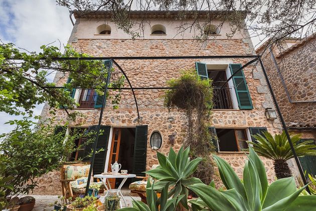 Foto 1 de Casa en venda a Deyá de 4 habitacions amb terrassa i jardí