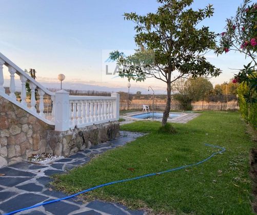 Foto 1 de Casa adossada en venda a Casatejada de 8 habitacions amb terrassa i piscina