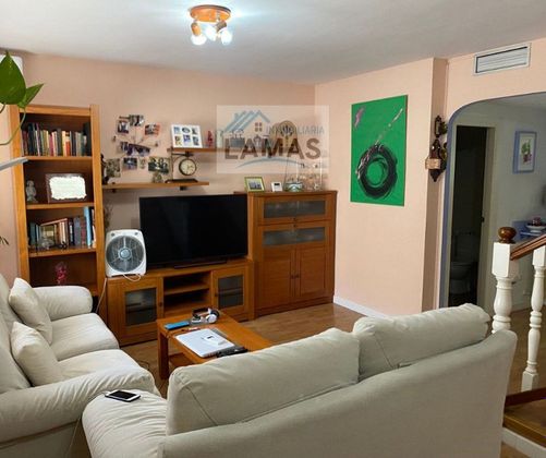 Foto 2 de Casa adossada en venda a Navalmoral de la Mata de 4 habitacions amb garatge