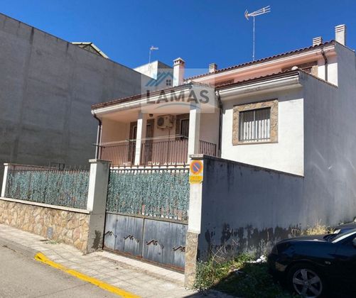 Foto 1 de Casa en venda a calle Salamanca de 5 habitacions amb terrassa i balcó