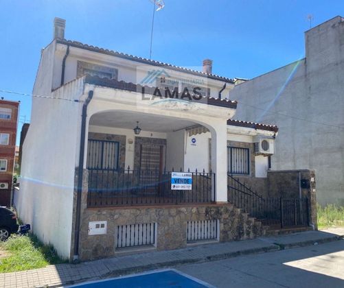 Foto 2 de Casa en venda a calle Salamanca de 5 habitacions amb terrassa i balcó