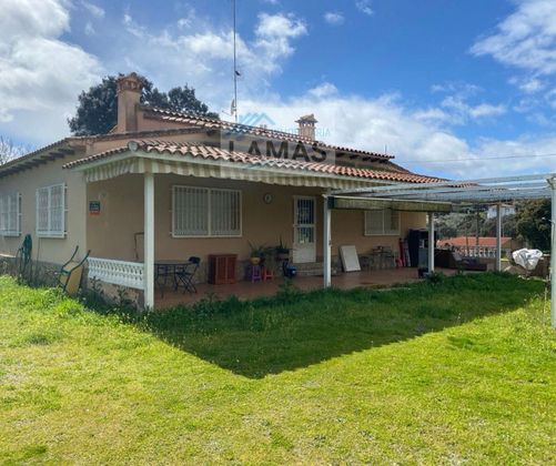 Foto 1 de Casa rural en venda a calle Diseminado la Narota de 3 habitacions amb garatge i jardí