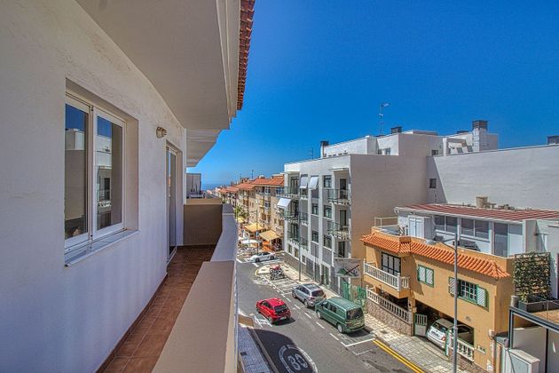 Foto 1 de Ático en venta en avenida Viera y Clavijo de 3 habitaciones con terraza y garaje