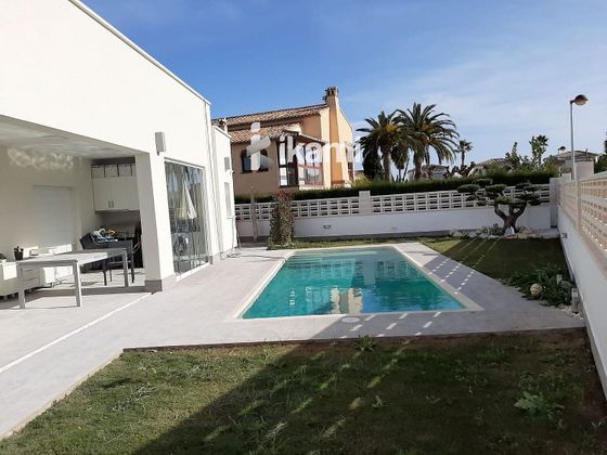 Foto 2 de Chalet en venta en Poblets (els) de 3 habitaciones con terraza y piscina