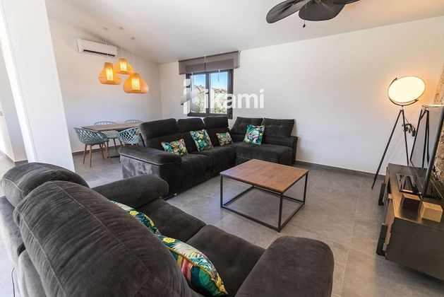 Foto 2 de Chalet en venta en Benajarafe – Almayate de 4 habitaciones con piscina y aire acondicionado