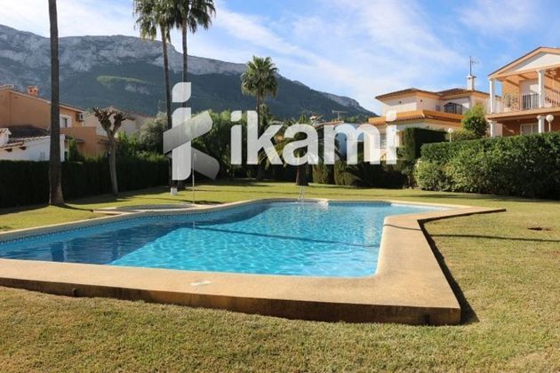 Foto 1 de Xalet en venda a El Montgó de 2 habitacions amb piscina i jardí
