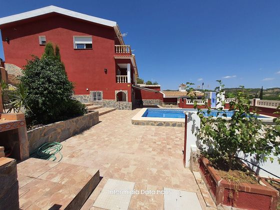 Foto 2 de Chalet en venta en Montroy de 4 habitaciones con terraza y piscina