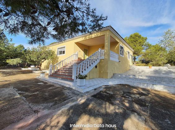 Foto 1 de Xalet en venda a Pedralba de 5 habitacions amb terrassa i piscina