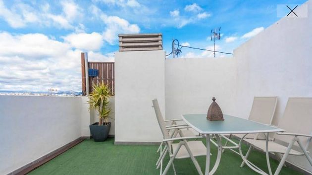 Foto 2 de Àtic en venda a Carolinas Bajas de 2 habitacions amb terrassa i piscina
