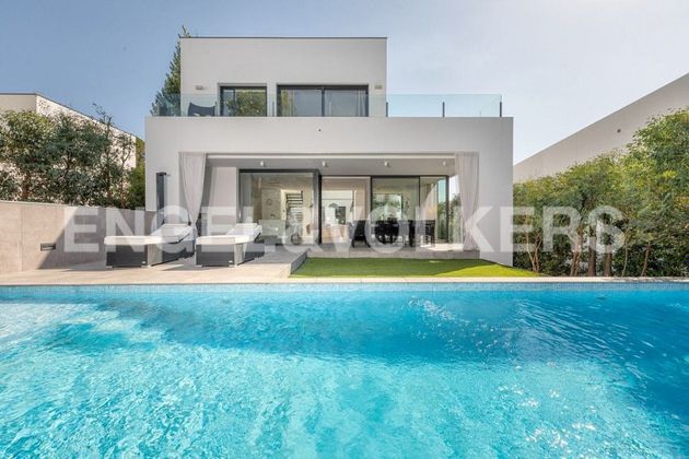 Foto 1 de Xalet en venda a calle Pga Catalunya Golf And Wellness de 4 habitacions amb terrassa i piscina