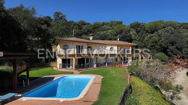 Foto 1 de Xalet en venda a urbanización Montfulla de 11 habitacions amb terrassa i piscina