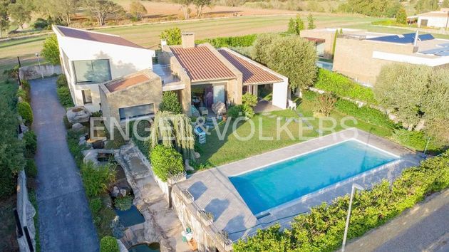 Foto 2 de Xalet en venda a calle Catalunya de 5 habitacions amb terrassa i piscina