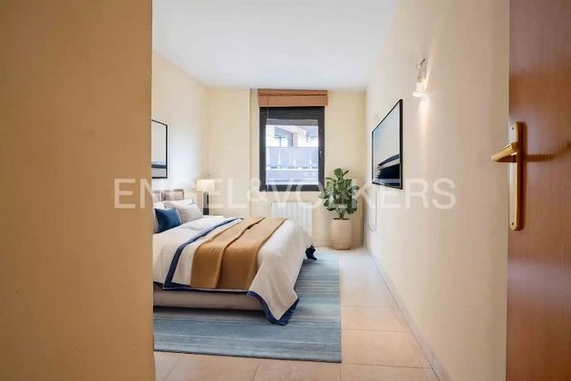 Foto 2 de Pis en venda a plaza Espanya de 4 habitacions amb garatge i balcó