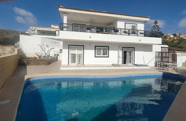Foto 2 de Chalet en venta en La Cala de Villajoyosa de 6 habitaciones con terraza y piscina