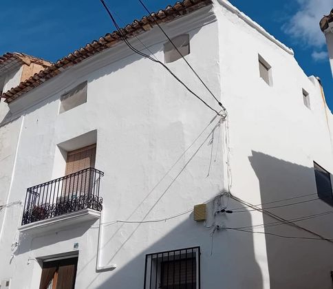 Foto 2 de Venta de casa en Callosa d´En Sarrià de 5 habitaciones con terraza y balcón