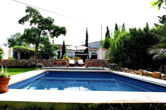 Foto 1 de Venta de chalet en Monforte del Cid de 6 habitaciones con terraza y piscina