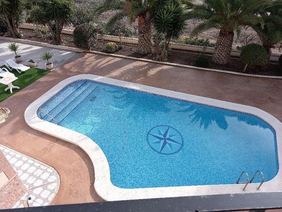 Foto 1 de Chalet en venta en Monóvar/Monòver de 5 habitaciones con terraza y piscina