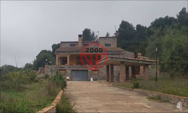 Foto 2 de Casa en venta en Macastre de 4 habitaciones con terraza y piscina