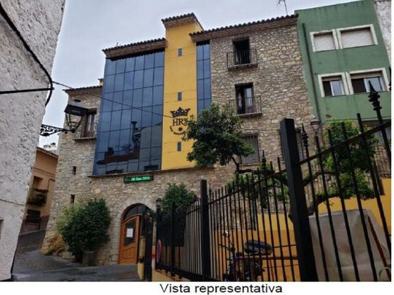 Foto 2 de Edifici en venda a calle Castellet de 554 m²