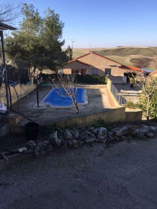 Foto 1 de Chalet en venta en Barajas de Melo de 4 habitaciones con terraza y piscina