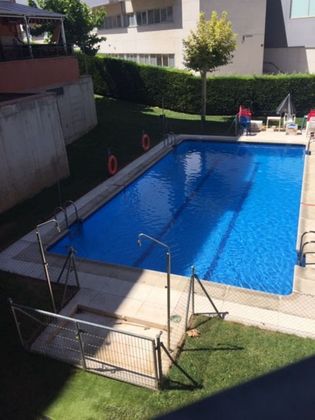 Foto 1 de Piso en venta en El Mirador - Grillero de 3 habitaciones con terraza y piscina