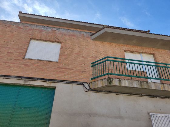 Foto 1 de Casa en venda a Monfarracinos de 5 habitacions amb terrassa i garatge