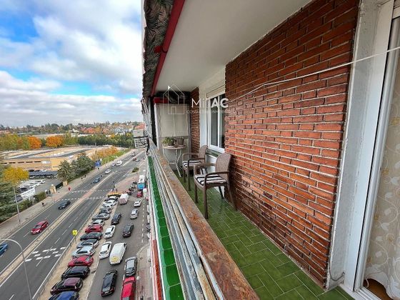 Foto 2 de Pis en venda a Peñagrande de 3 habitacions amb terrassa i balcó