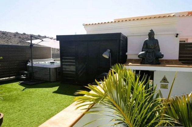 Foto 2 de Xalet en venda a calle Guacimara de 3 habitacions amb terrassa i piscina