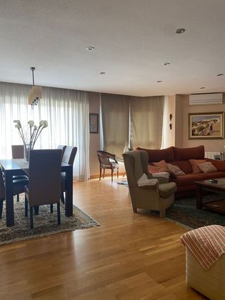Foto 1 de Piso en alquiler en avenida De Los Pinos de 3 habitaciones con muebles y aire acondicionado