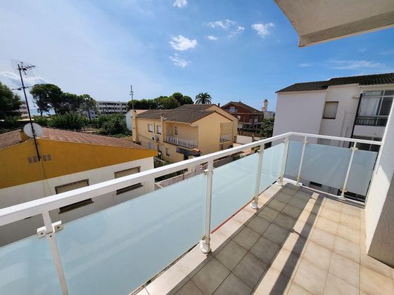 Foto 2 de Piso en venta en Creixell de 3 habitaciones con terraza y balcón
