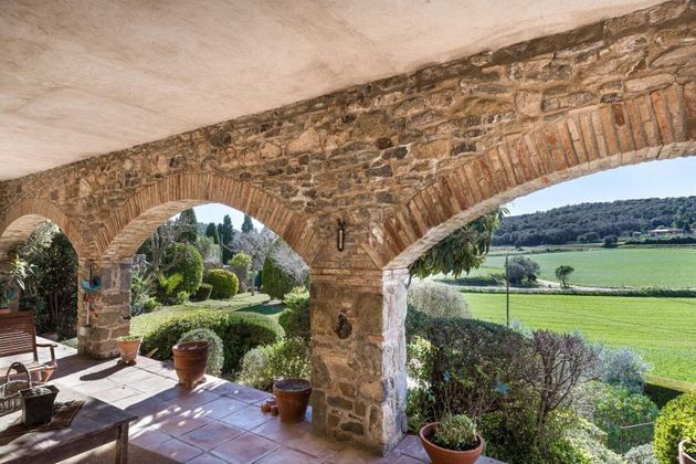 Foto 1 de Casa rural en venta en Foixà de 4 habitaciones con terraza y piscina