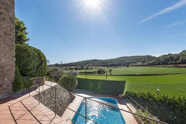 Foto 2 de Casa rural en venda a Foixà de 4 habitacions amb terrassa i piscina