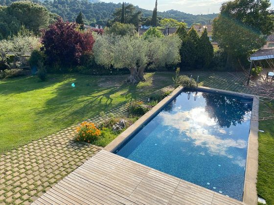 Foto 2 de Venta de chalet en Sant Fost de Campsentelles de 8 habitaciones con terraza y piscina