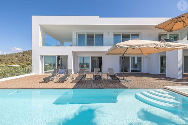 Foto 2 de Casa en venda a Cala Vedella - Cala Tarida - Cala Conta de 8 habitacions amb terrassa i piscina