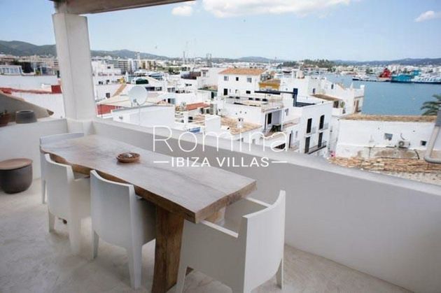 Foto 1 de Venta de ático en Dalt de la Vila - La Marina de 3 habitaciones con terraza y balcón
