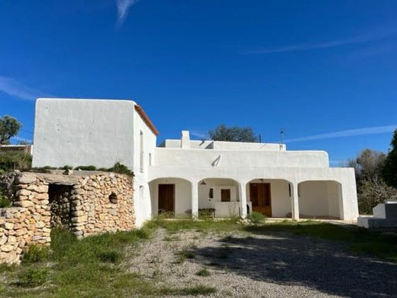Foto 1 de Casa rural en venta en Sant Joan de Labritja de 4 habitaciones con terraza y jardín