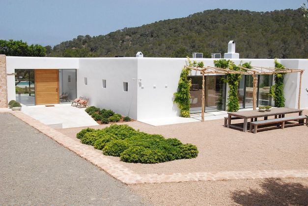 Foto 1 de Casa rural en venta en Cala Vedella - Cala Tarida - Cala Conta de 7 habitaciones con terraza y piscina