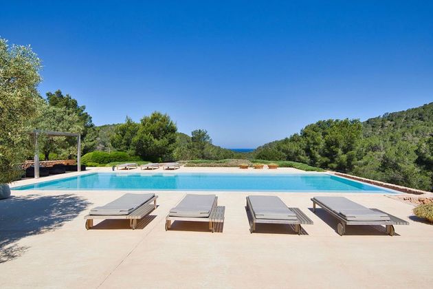 Foto 2 de Casa rural en venda a Cala Vedella - Cala Tarida - Cala Conta de 7 habitacions amb terrassa i piscina
