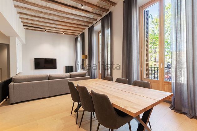 Foto 2 de Pis en lloguer a calle De Hortaleza de 2 habitacions amb mobles i balcó