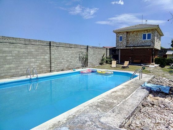 Foto 2 de Venta de casa rural en Barrios de Colina de 2 habitaciones con piscina y jardín