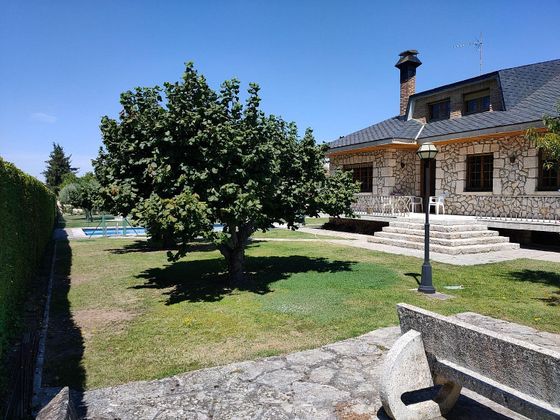 Foto 2 de Xalet en venda a Cardeñajimeno de 4 habitacions amb terrassa i piscina