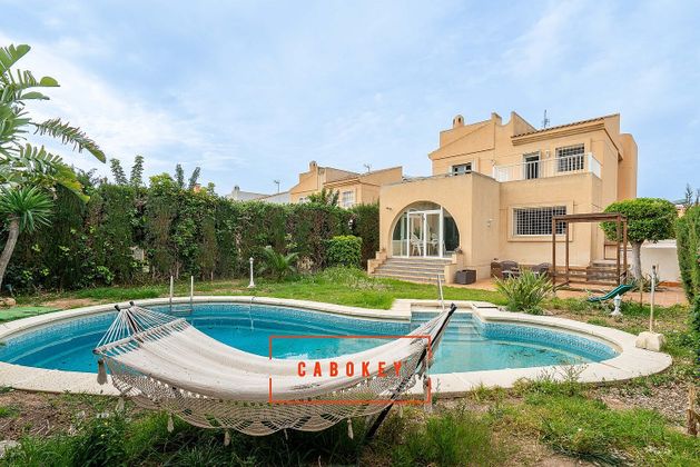 Foto 1 de Chalet en venta en calle Fernando Casinello de 5 habitaciones con terraza y piscina