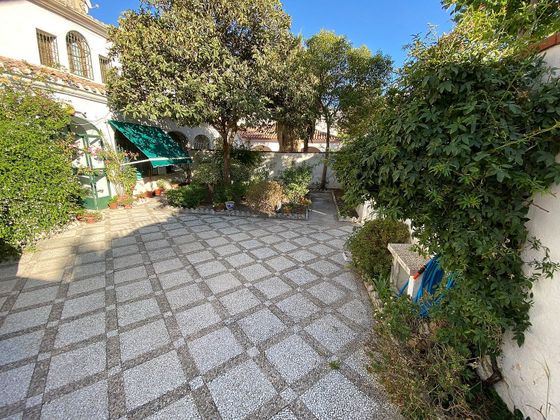 Foto 2 de Venta de casa en calle Carmelo Torres de 6 habitaciones con terraza y piscina