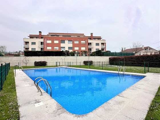 Foto 2 de Venta de piso en urbanización Las Alondras de 3 habitaciones con terraza y piscina