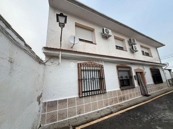 Foto 1 de Casa en venda a Torres de la Alameda de 4 habitacions amb garatge i jardí