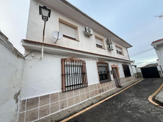 Foto 2 de Casa en venda a Torres de la Alameda de 4 habitacions amb garatge i jardí