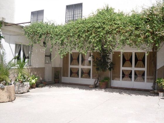 Foto 1 de Chalet en venta en Maracena de 4 habitaciones con terraza y jardín
