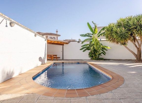 Foto 2 de Casa en venda a Ogíjares de 4 habitacions amb terrassa i piscina