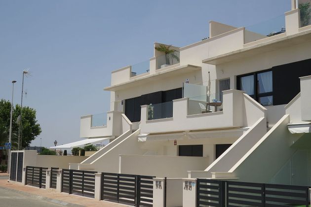 Foto 1 de Ático en venta en San Pedro del Pinatar de 2 habitaciones con terraza y piscina