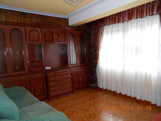 Foto 2 de Pis en venda a Castrillón de 3 habitacions amb calefacció